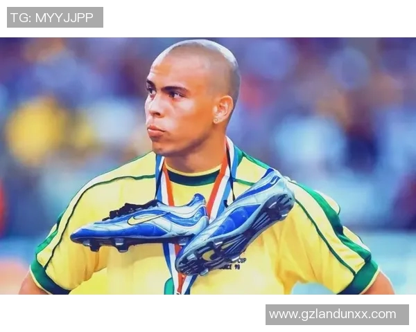 罗纳尔多的辉煌成就与足球历史的深刻影响探讨