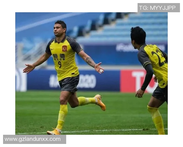 足球明星们如何看待艾克森的表现与贡献分析